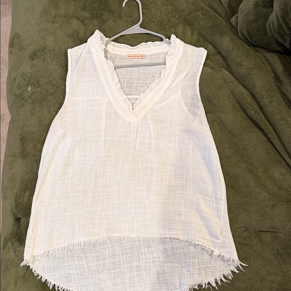 Chic White Sleeveless Blouse